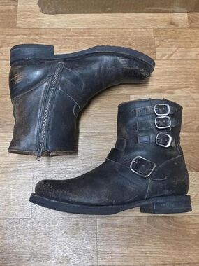 Frye Women Veronica Belted Short Boots Size 10